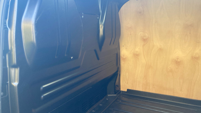 Ford Transit Custom E-320 L1 Rwd 100kW 65kWh H1 Van Limited Auto